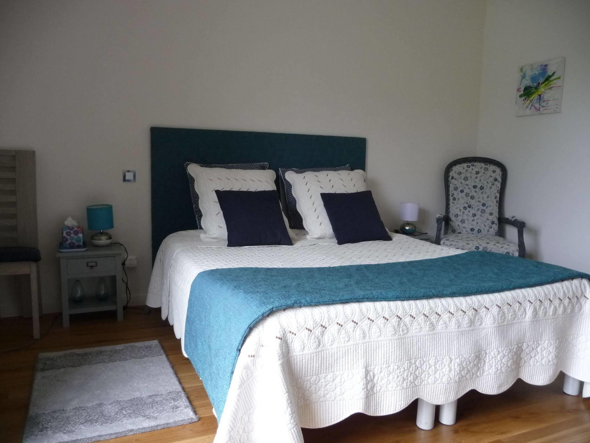 Le Jardin Aux Oiseaux Bed & Breakfast Férel Eksteriør bilde