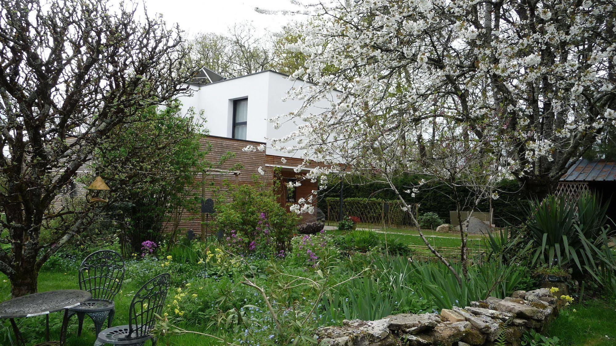 Le Jardin Aux Oiseaux Bed & Breakfast Férel Eksteriør bilde